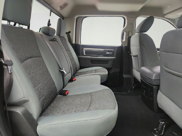 Used 2019 RAM 1500 Classic SLT w/ Black Appearance Group AWD/4WD image 30