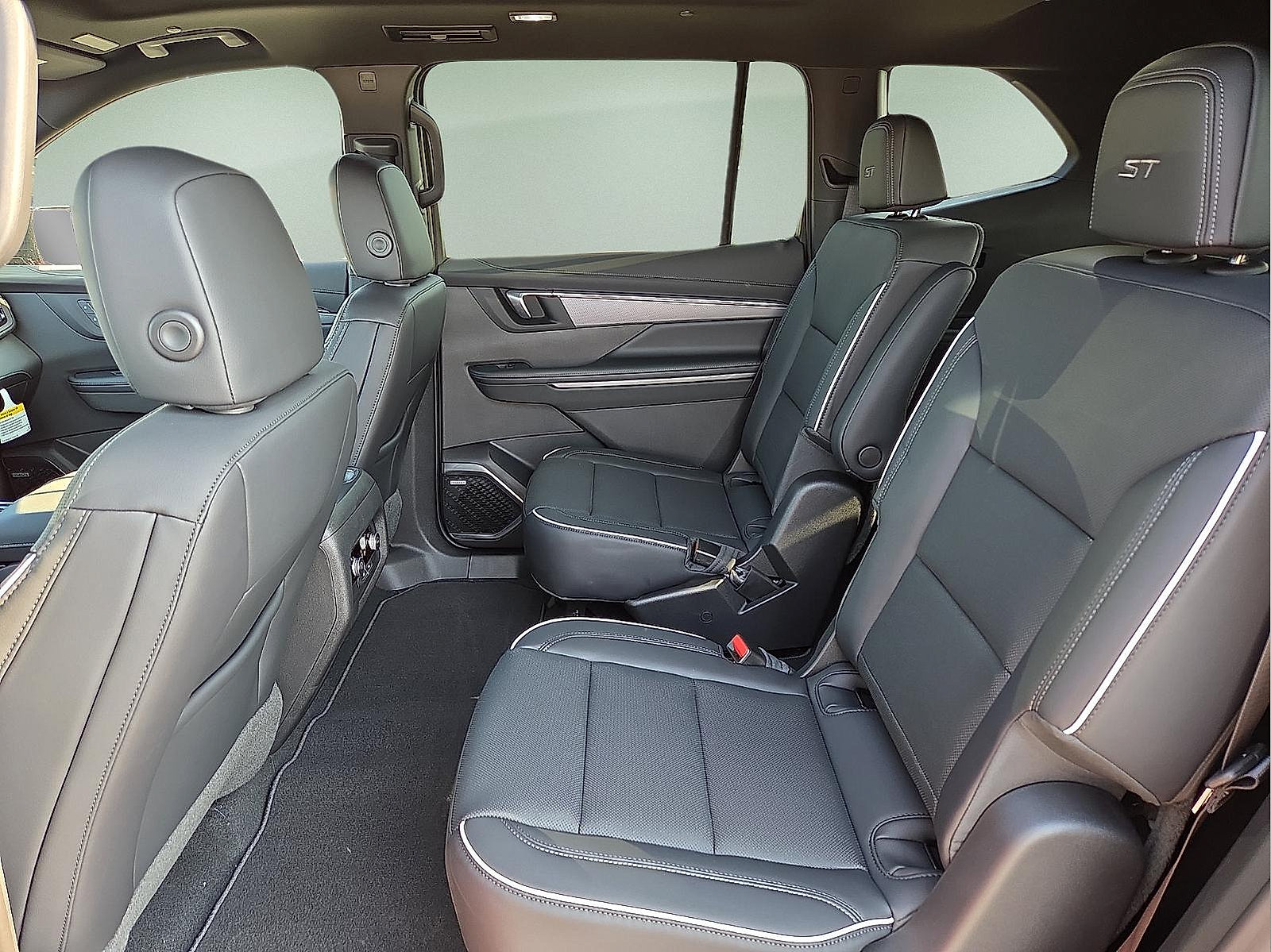 New 2027 Buick Enclave Sport Touring w/ Power Package FWD image 11