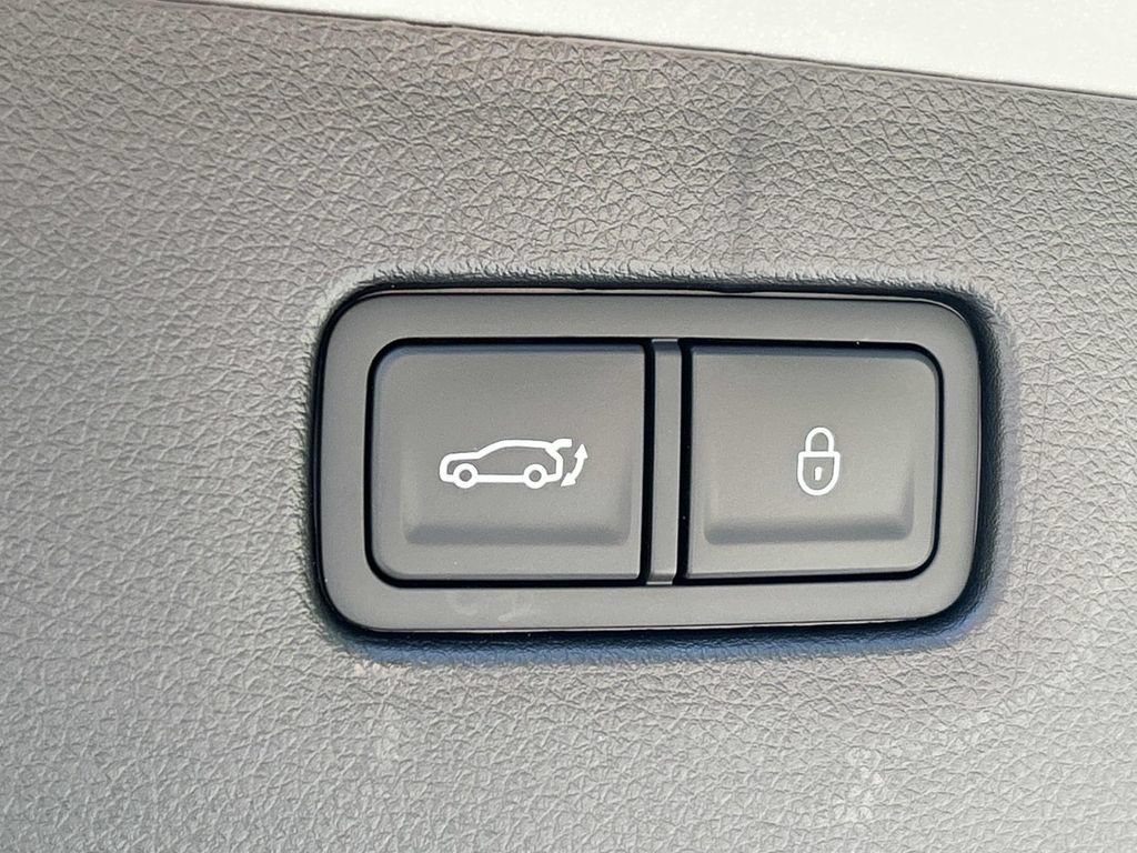 New 2026 Genesis GV70 2.5T Advanced AWD/4WD image 14