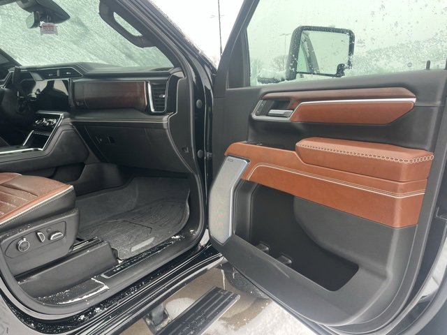 Used 2024 GMC Sierra 2500 Denali Ultimate image 11