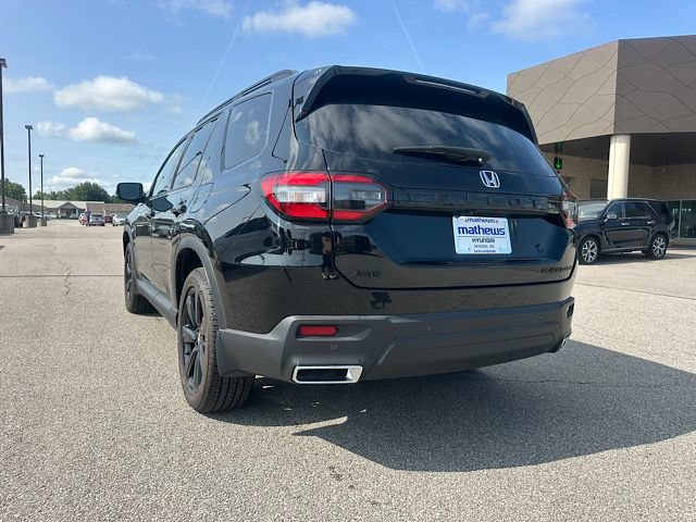 Used 2025 Honda Pilot Black Edition image 4