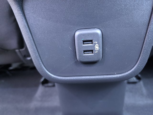 Used 2020 Chevrolet Equinox LT w/ Driver Convenience Package FWD image 31