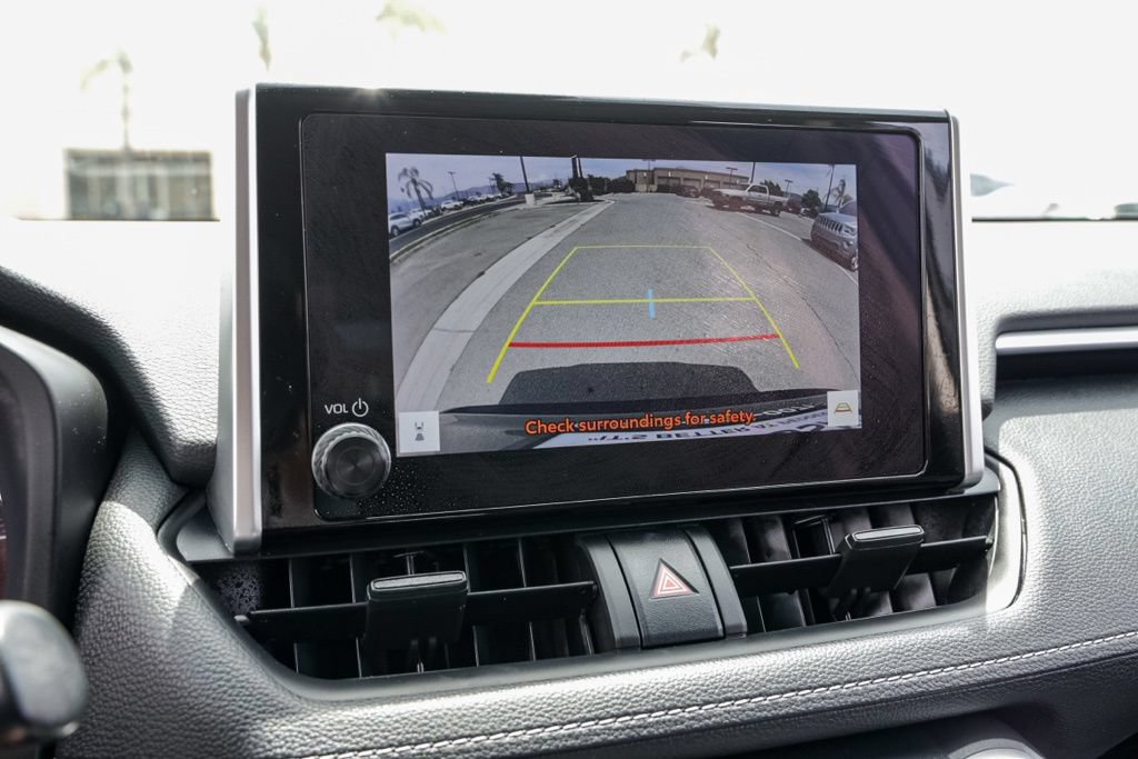 Used 2025 Toyota RAV4 XLE FWD image 31