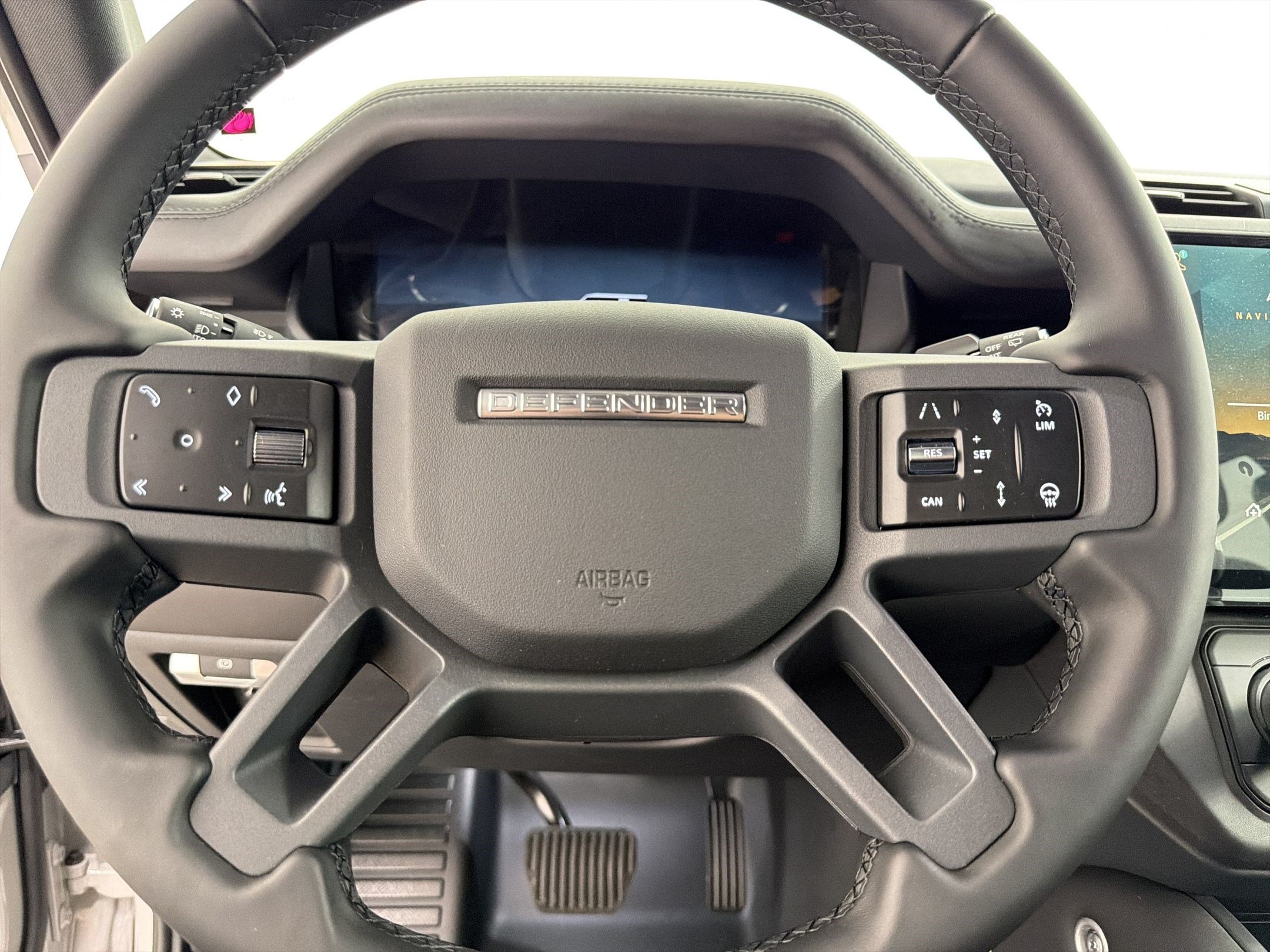 New 2026 Land Rover Defender 130 X-Dynamic SE AWD/4WD image 11
