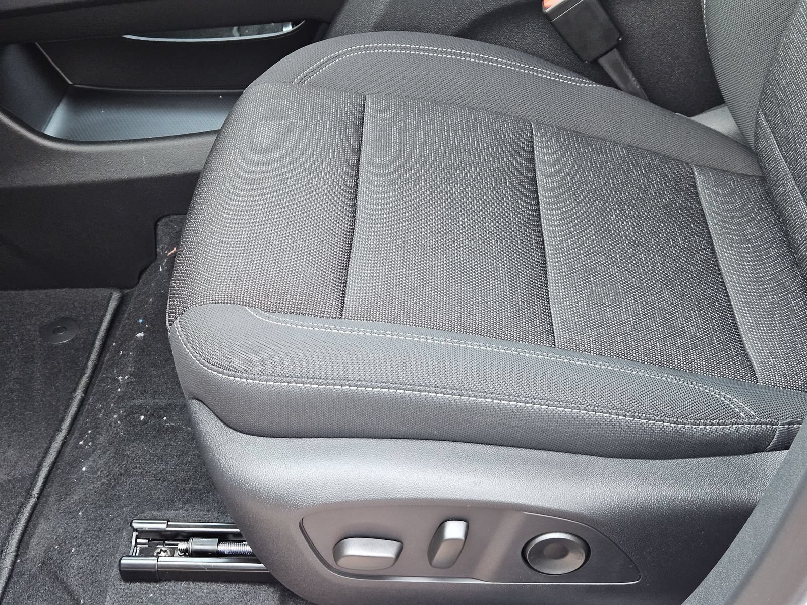 New 2027 Chevrolet Traverse LT w/ Midnight/Sport Edition FWD image 24