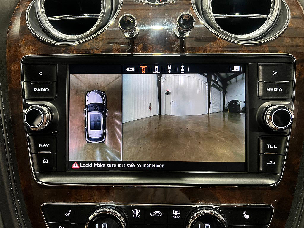 Used 2019 Bentley Bentayga image 42