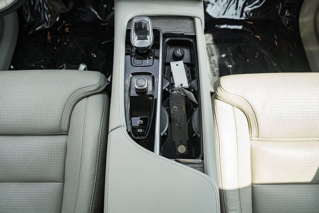 Certified 2023 Volvo XC90 T8 Ultimate w/ Lounge Package AWD/4WD image 26