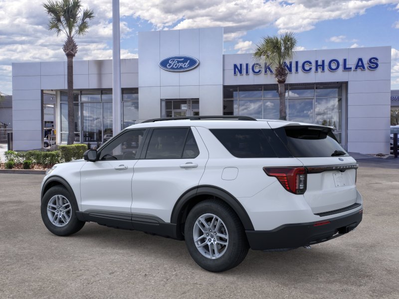 New 2026 Ford Explorer Active RWD image 4