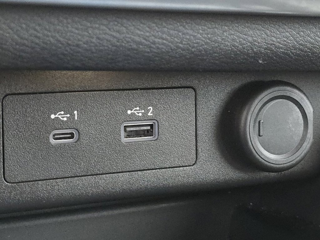 Used 2022 Nissan Rogue SV image 8