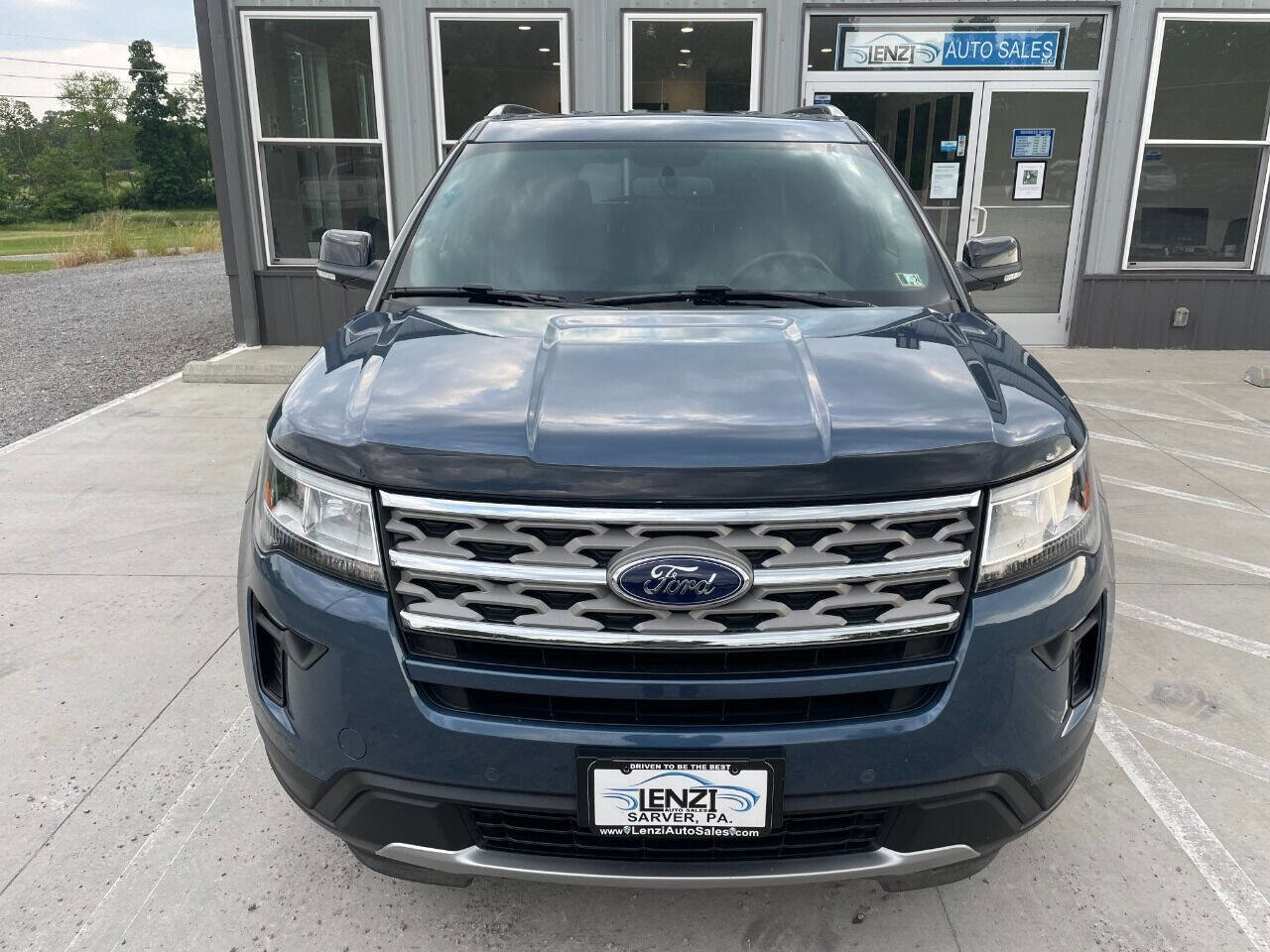 Used 2018 Ford Explorer XLT w/ Equipment Group 202A image 3