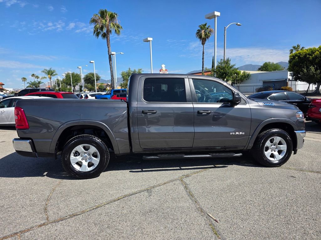 Used 2025 RAM 1500 Big Horn AWD/4WD image 4