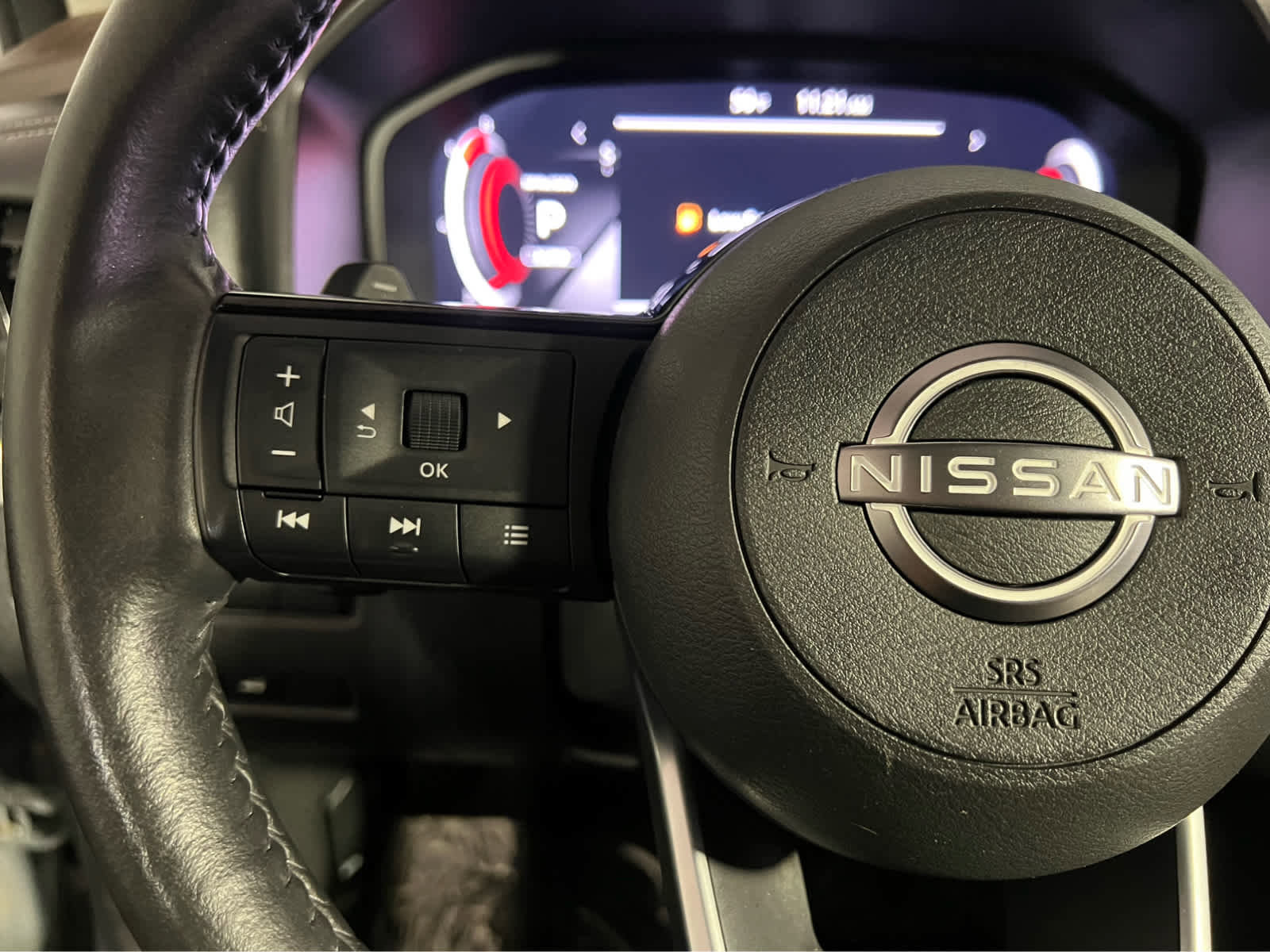 Used 2023 Nissan Rogue Platinum image 19