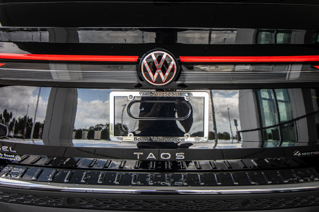 New 2026 Volkswagen Taos SEL AWD/4WD image 15