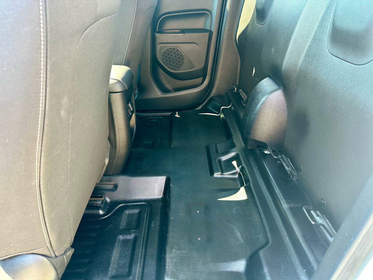 Used 2022 Chevrolet Colorado LT w/ Fleet Safety Package image 14