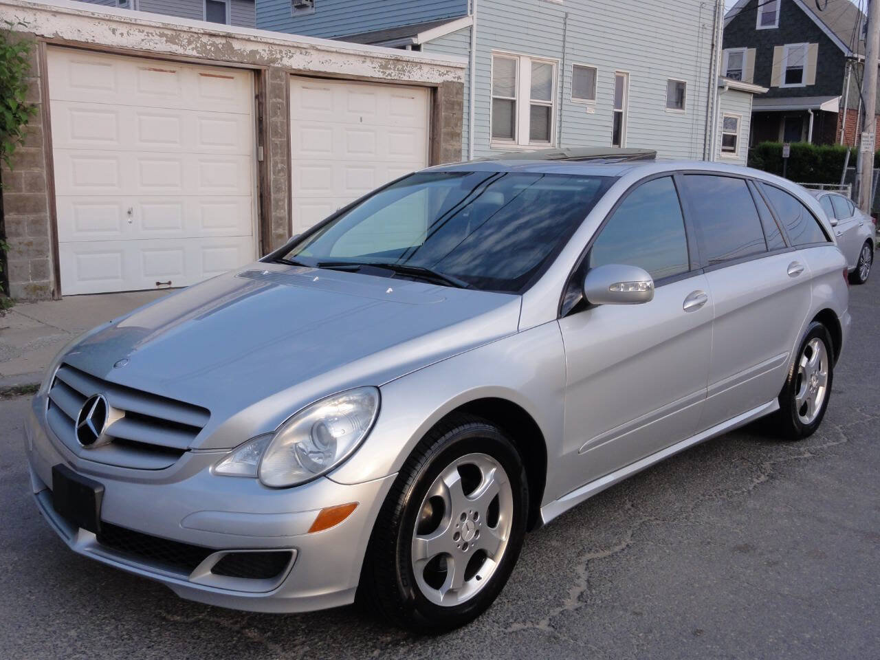 Used 2006 Mercedes-Benz R 350 4MATIC image 3