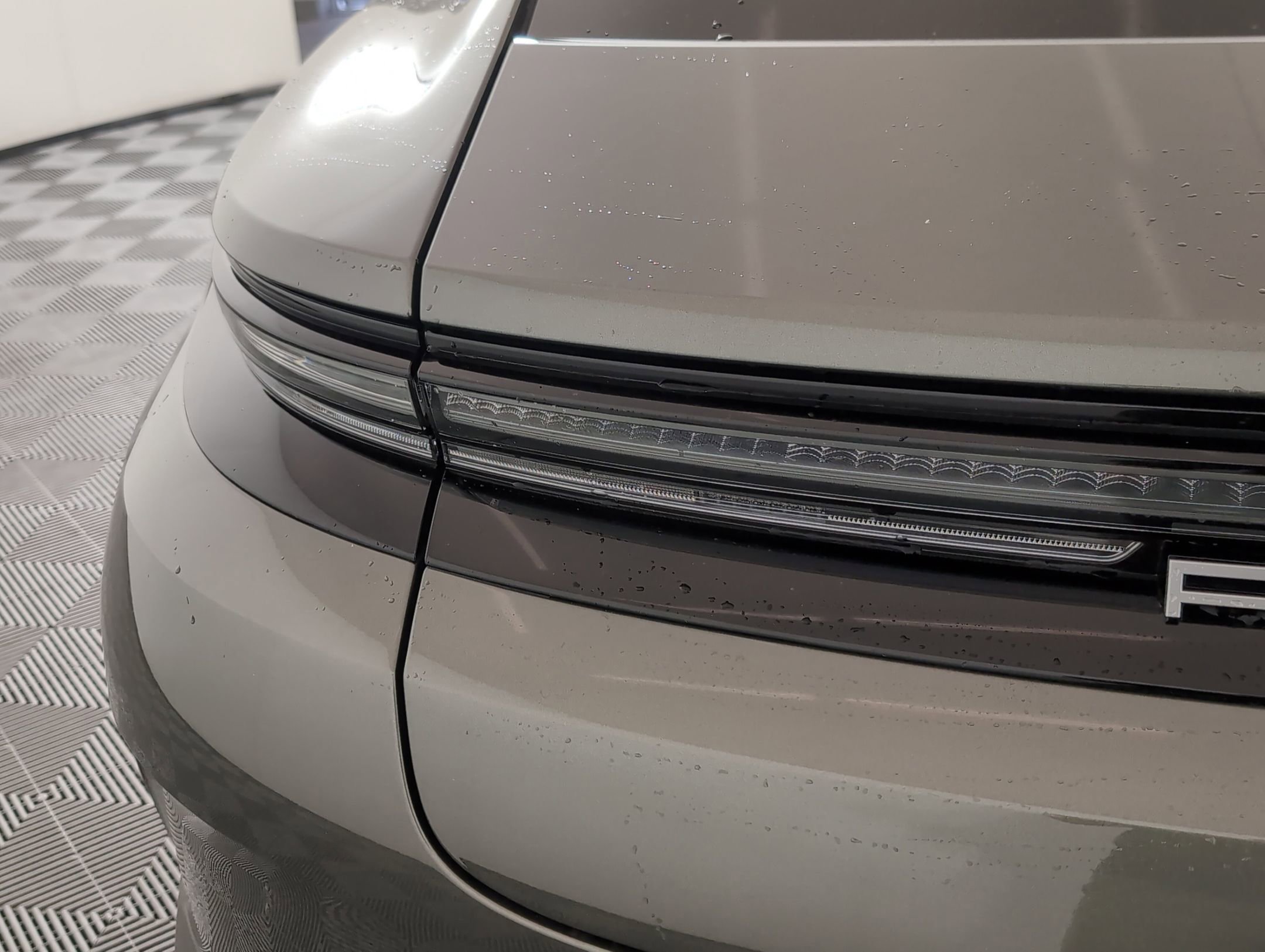 Certified 2025 Porsche Panamera image 15