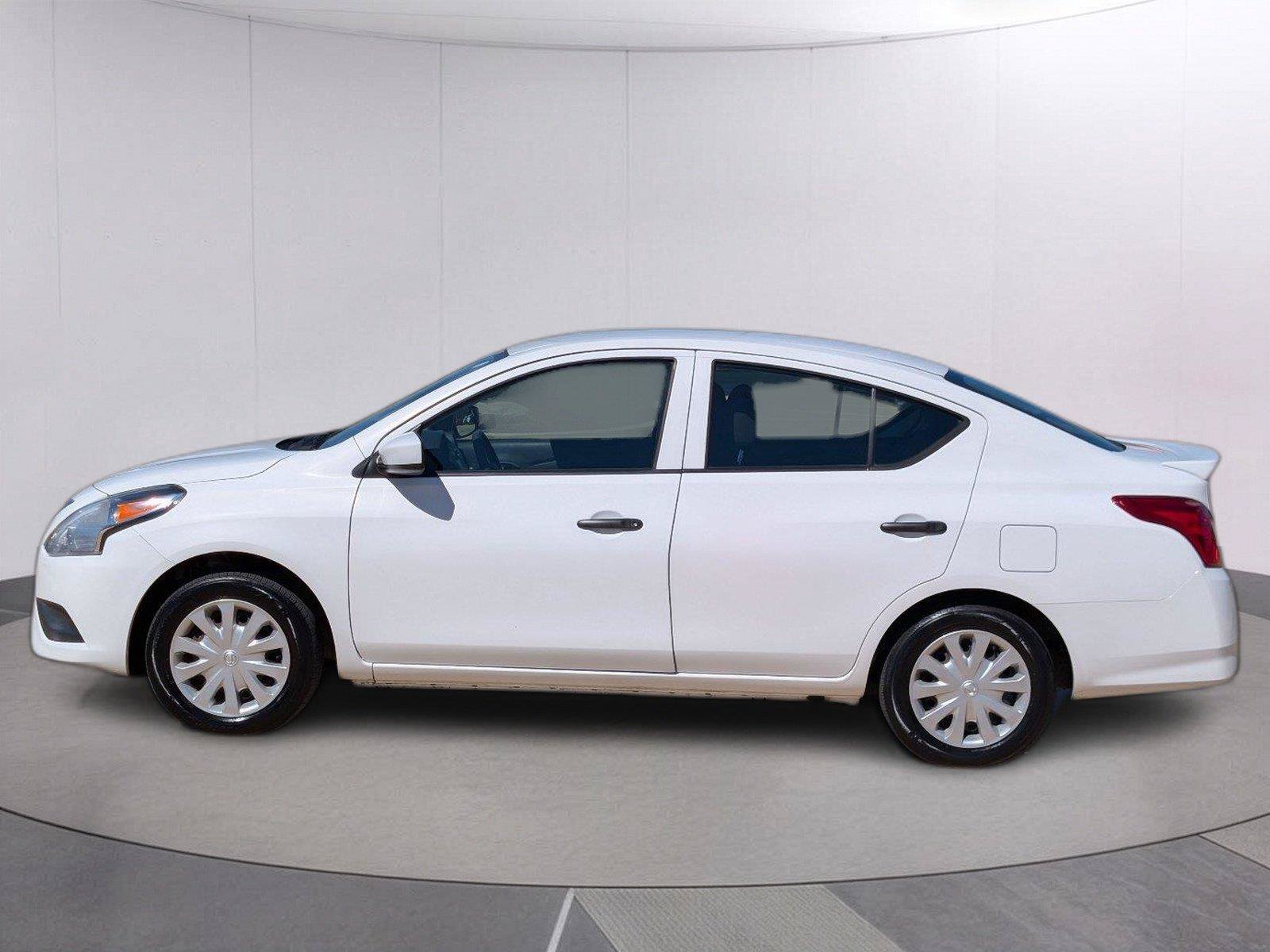 Used 2019 Nissan Versa S Plus FWD image 2