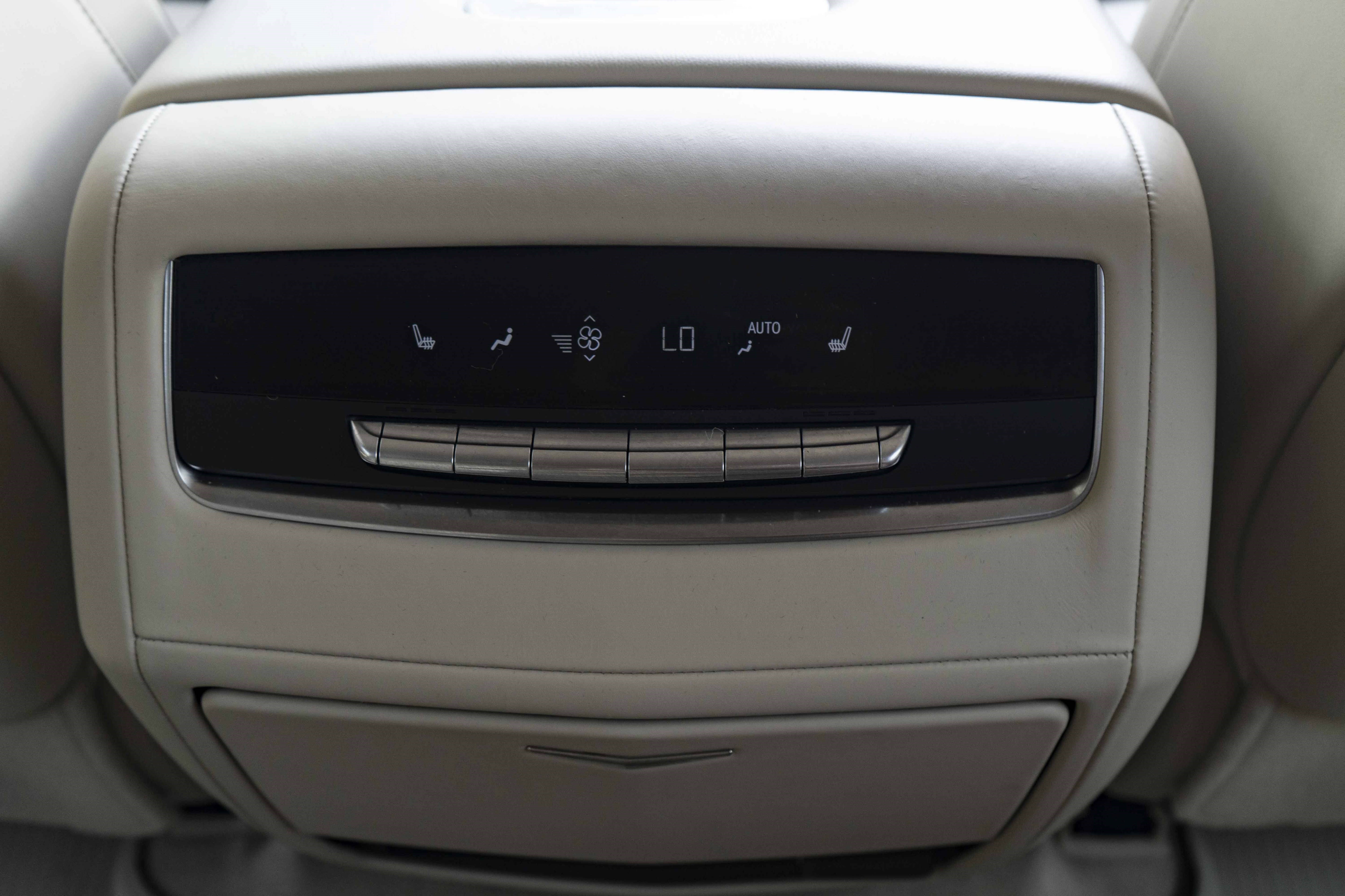 Used 2024 Cadillac Escalade Premium Luxury Platinum w/ LPO, Floor Liner Package AWD/4WD image 46