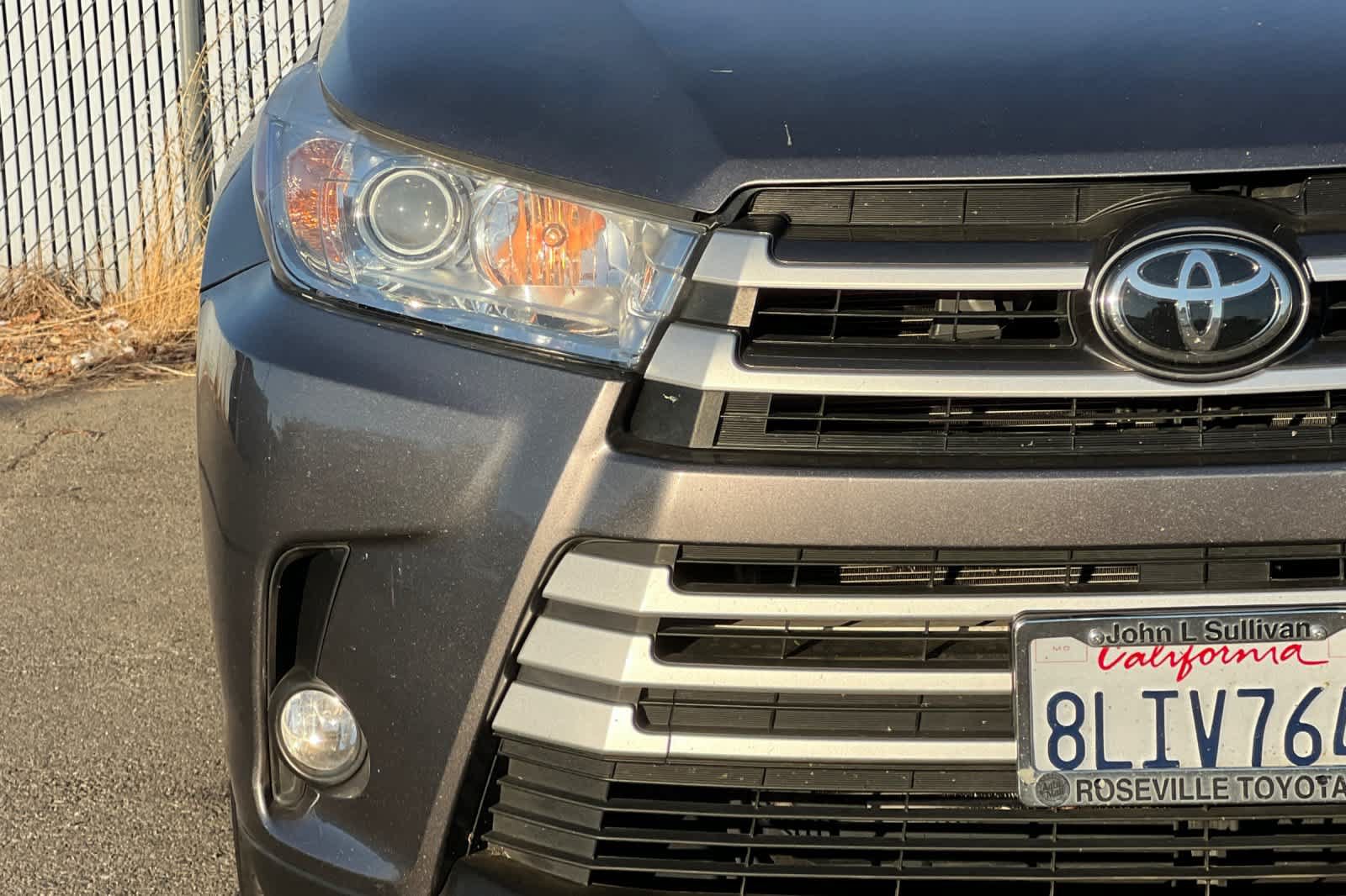Used 2019 Toyota Highlander XLE AWD/4WD image 17