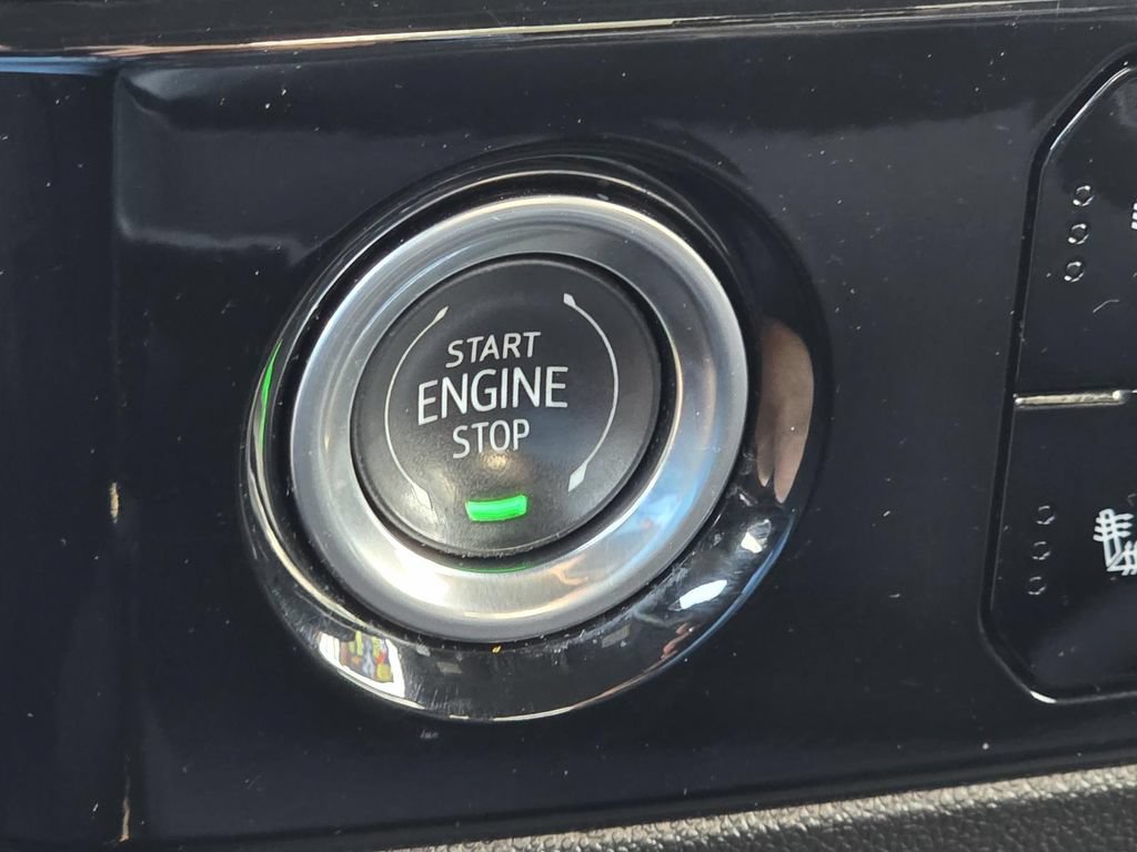 Used 2024 Chevrolet Silverado 1500 RST AWD/4WD image 17