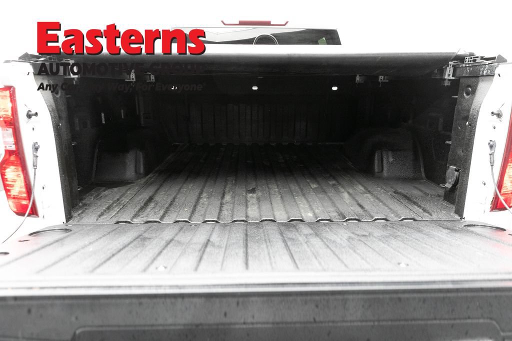 Used 2023 Chevrolet Silverado 1500 Custom RWD image 9