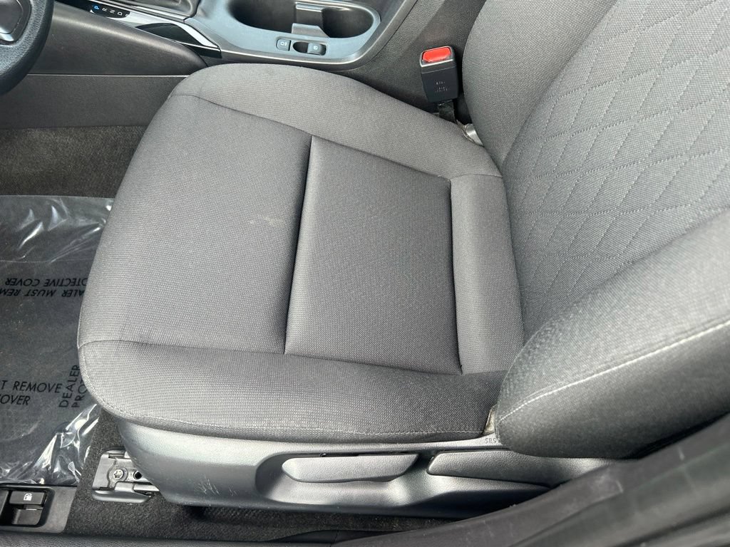 Used 2025 Toyota Corolla LE FWD image 17