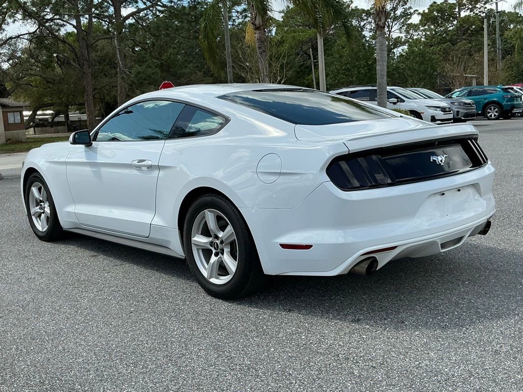 Used 2017 Ford Mustang Coupe image 4