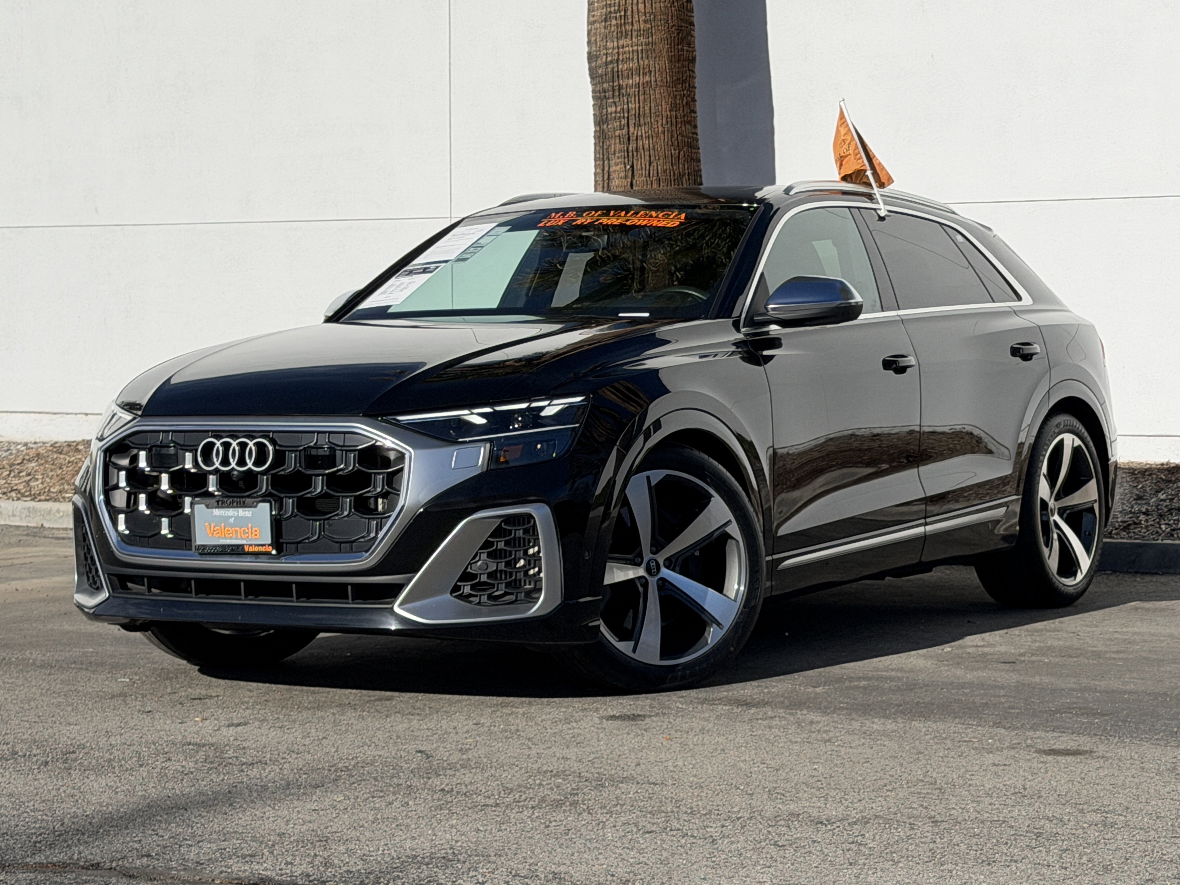 Used 2024 Audi SQ8 Premium Plus w/ Executive Package image 2