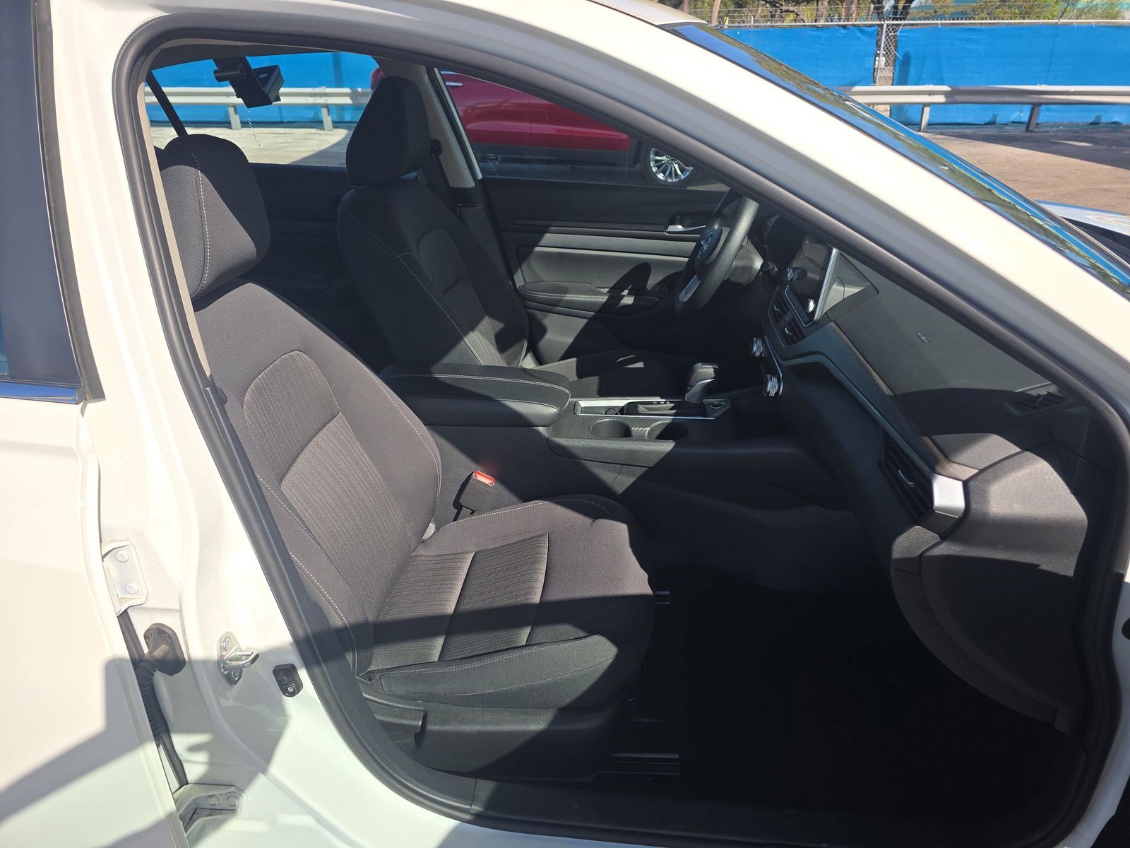 Used 2025 Nissan Altima 2.5 SV image 11