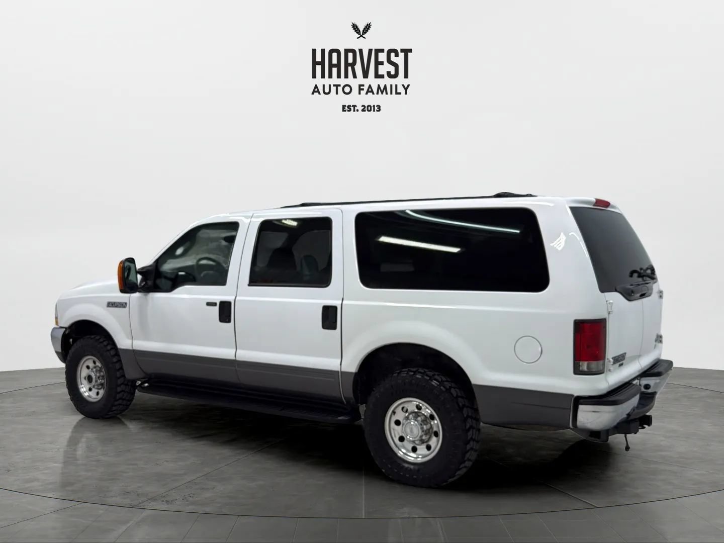 Used 2003 Ford Excursion XLT AWD/4WD image 3