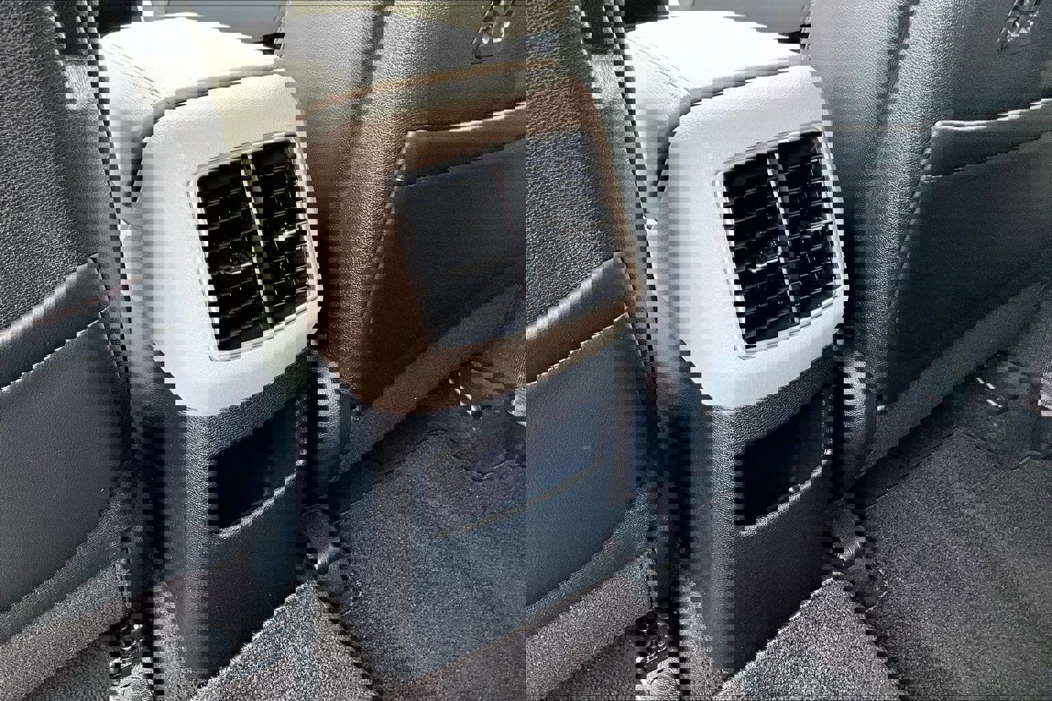 Used 2025 Kia Sportage EX image 33