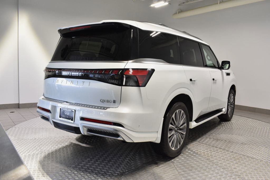 New 2026 INFINITI QX80 Luxe image 3