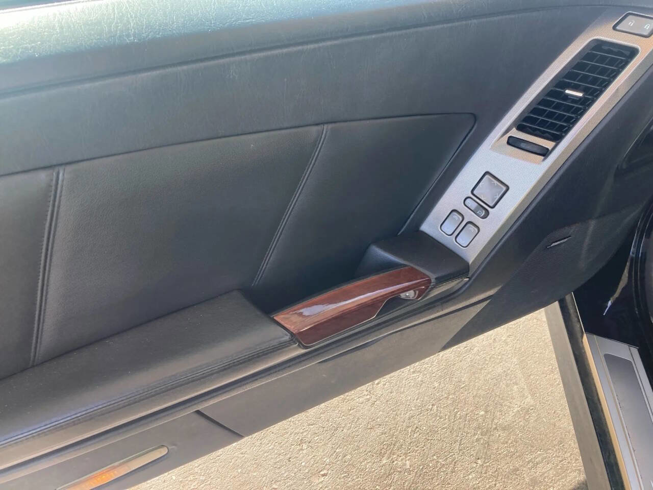 Used 2008 Cadillac XLR image 12