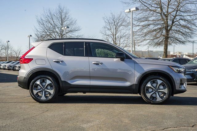 New 2026 Volvo XC40 B5 Plus w/ Protection Package Premier image 4
