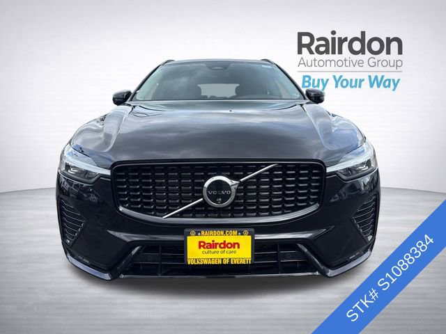 Used 2025 Volvo XC60 B5 Plus image 2