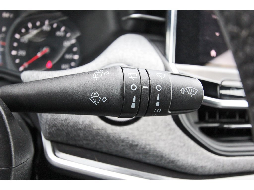 Used 2024 Jeep Compass Latitude w/ Sun and Sound Group AWD/4WD image 19