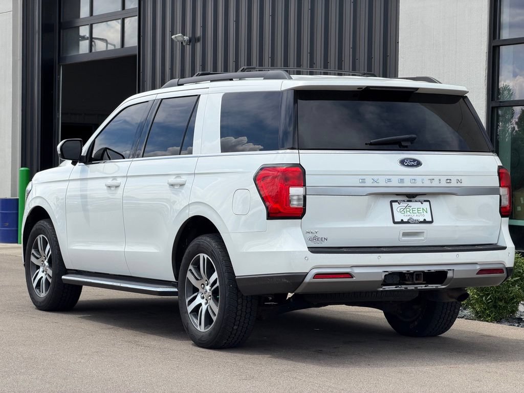 Used 2022 Ford Expedition XLT AWD/4WD image 3