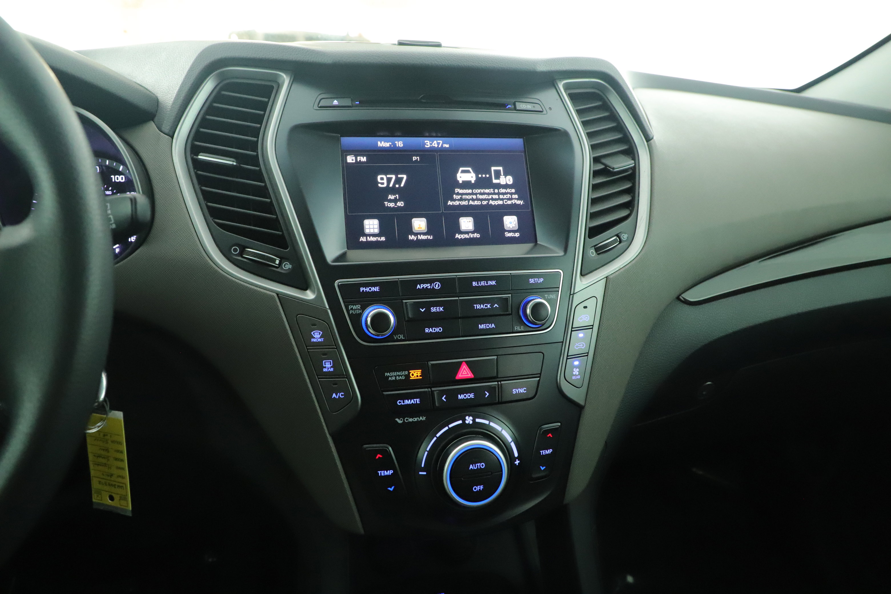 Used 2019 Hyundai Santa Fe XL SE image 16