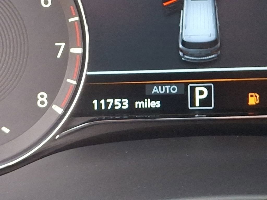 Used 2024 INFINITI QX80 Sensory image 23