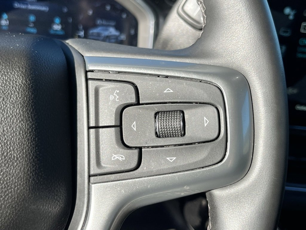 Used 2024 Chevrolet Silverado 1500 LT image 3