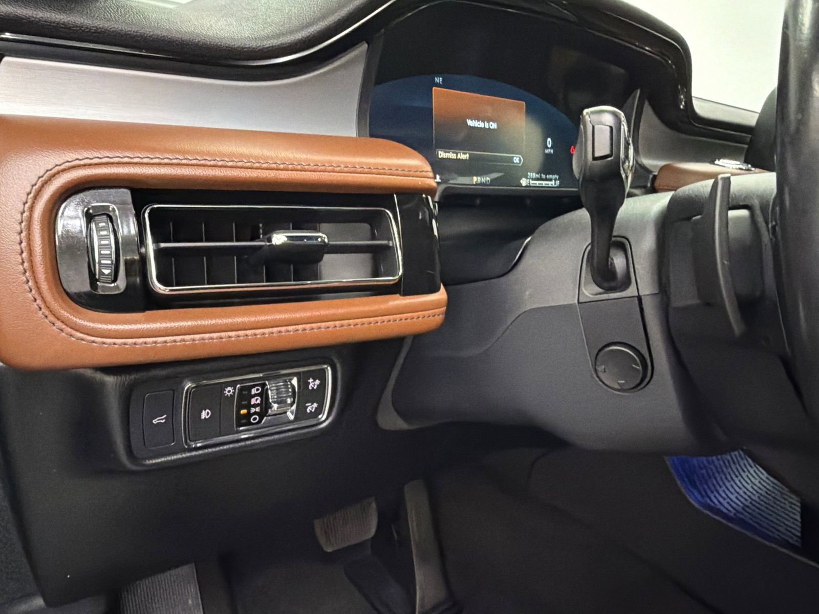 Used 2020 Lincoln Aviator Reserve AWD/4WD image 36