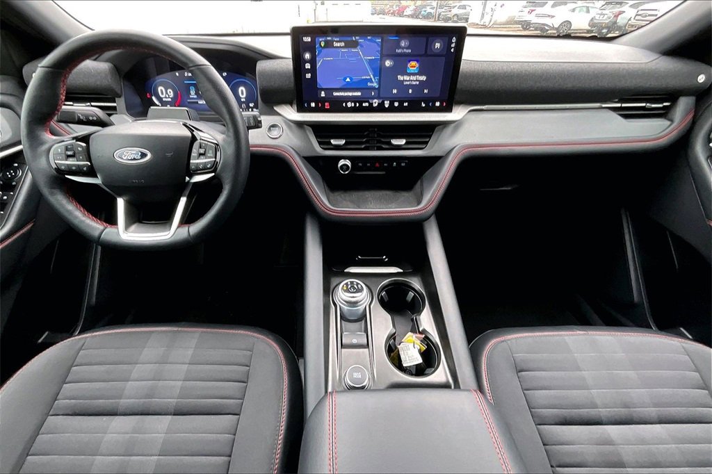 Used 2025 Ford Explorer ST-Line w/ ST-Line Street Pack image 14