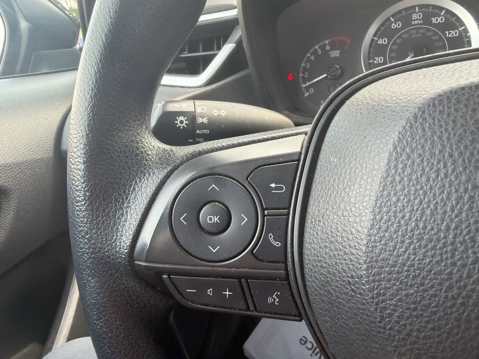 Used 2022 Toyota Corolla LE FWD image 22