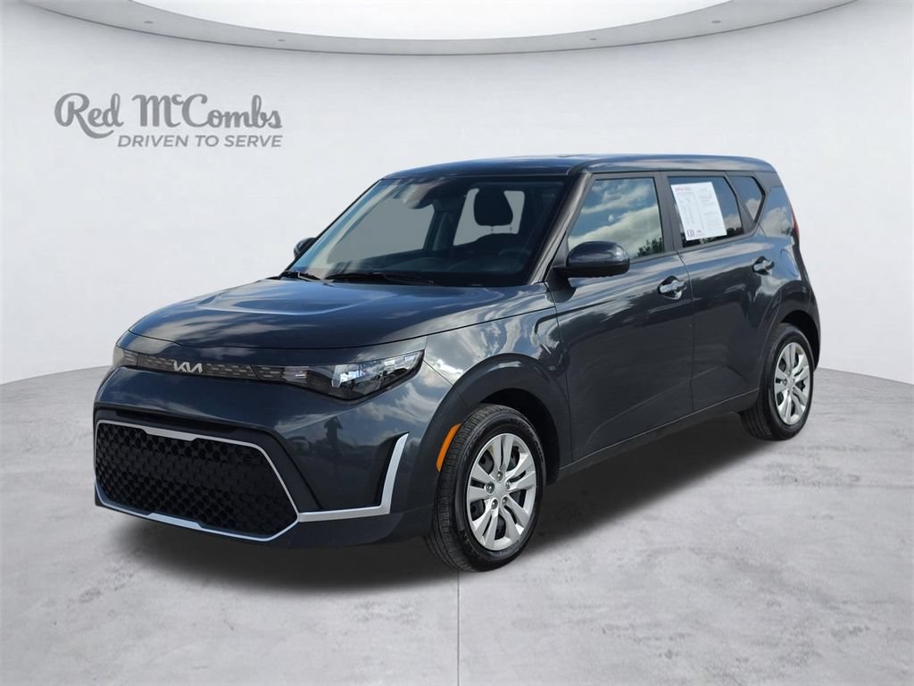Used 2025 Kia Soul LX FWD image 1
