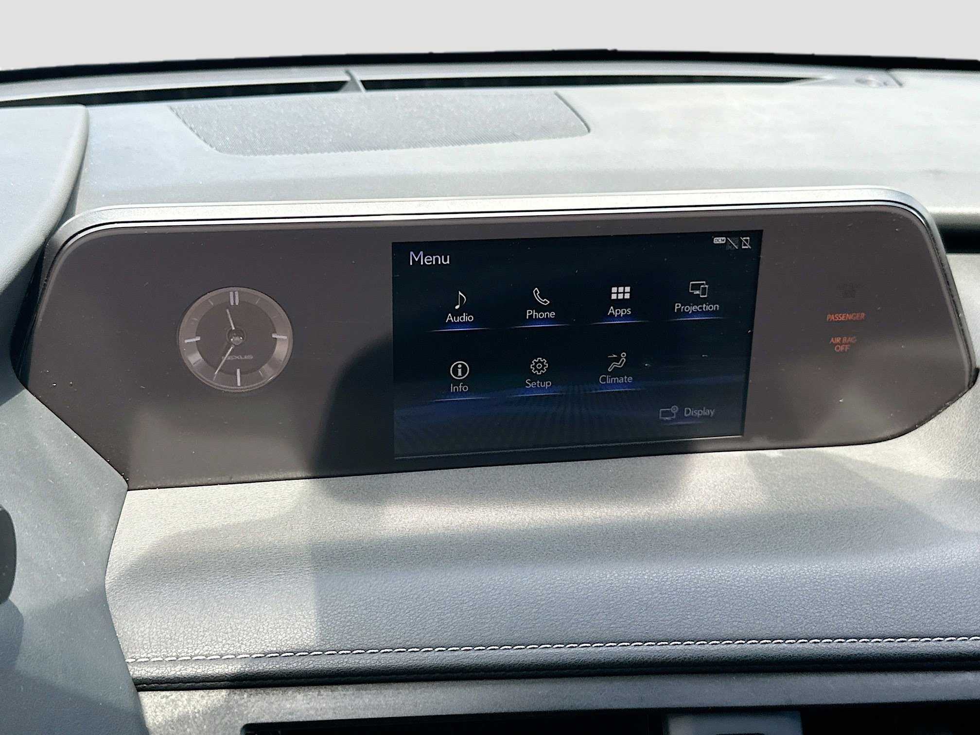 Used 2019 Lexus UX 200 FWD image 12