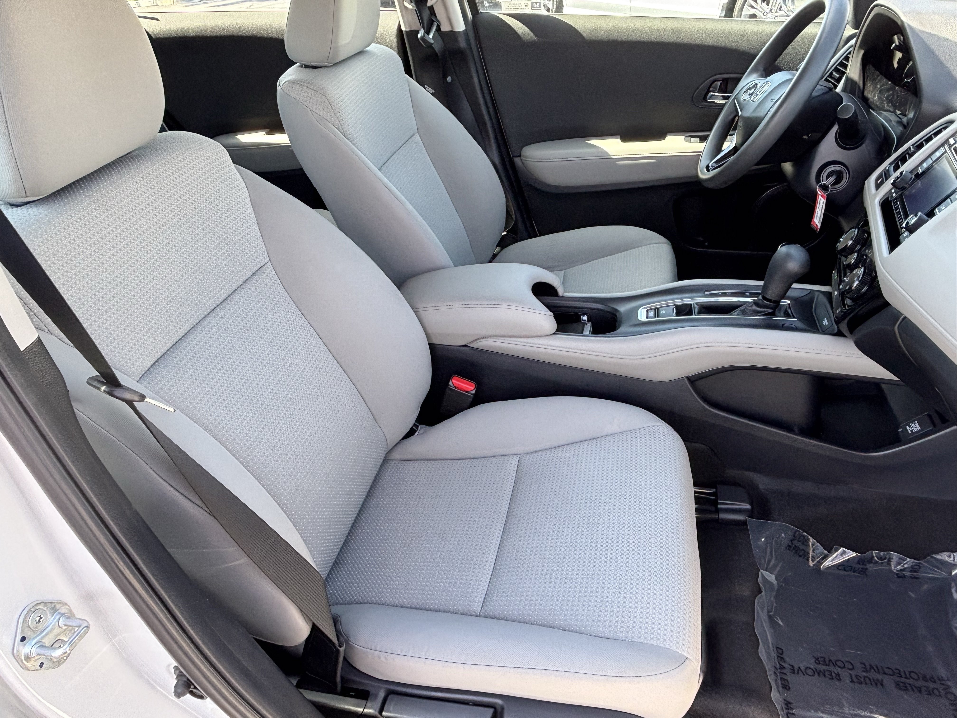 Used 2022 Honda HR-V LX image 10