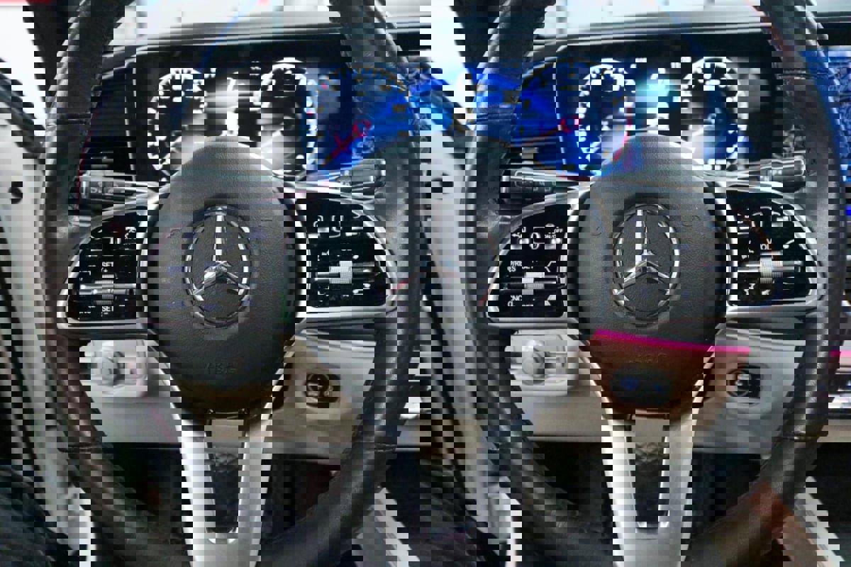 Used 2023 Mercedes-Benz GLS 450 4MATIC image 19