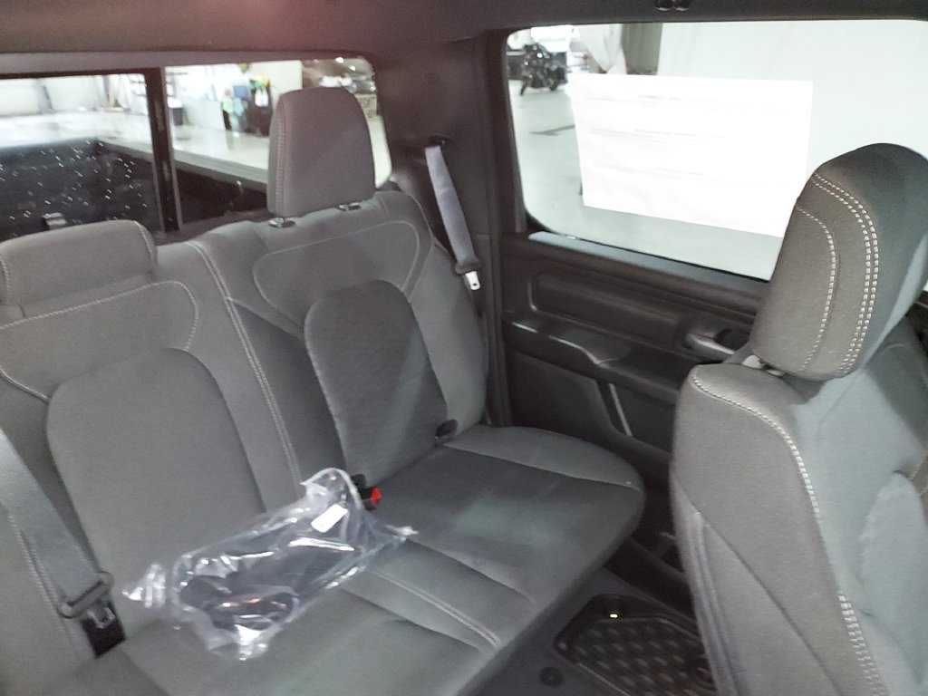 New 2026 RAM 1500 Express AWD/4WD image 15