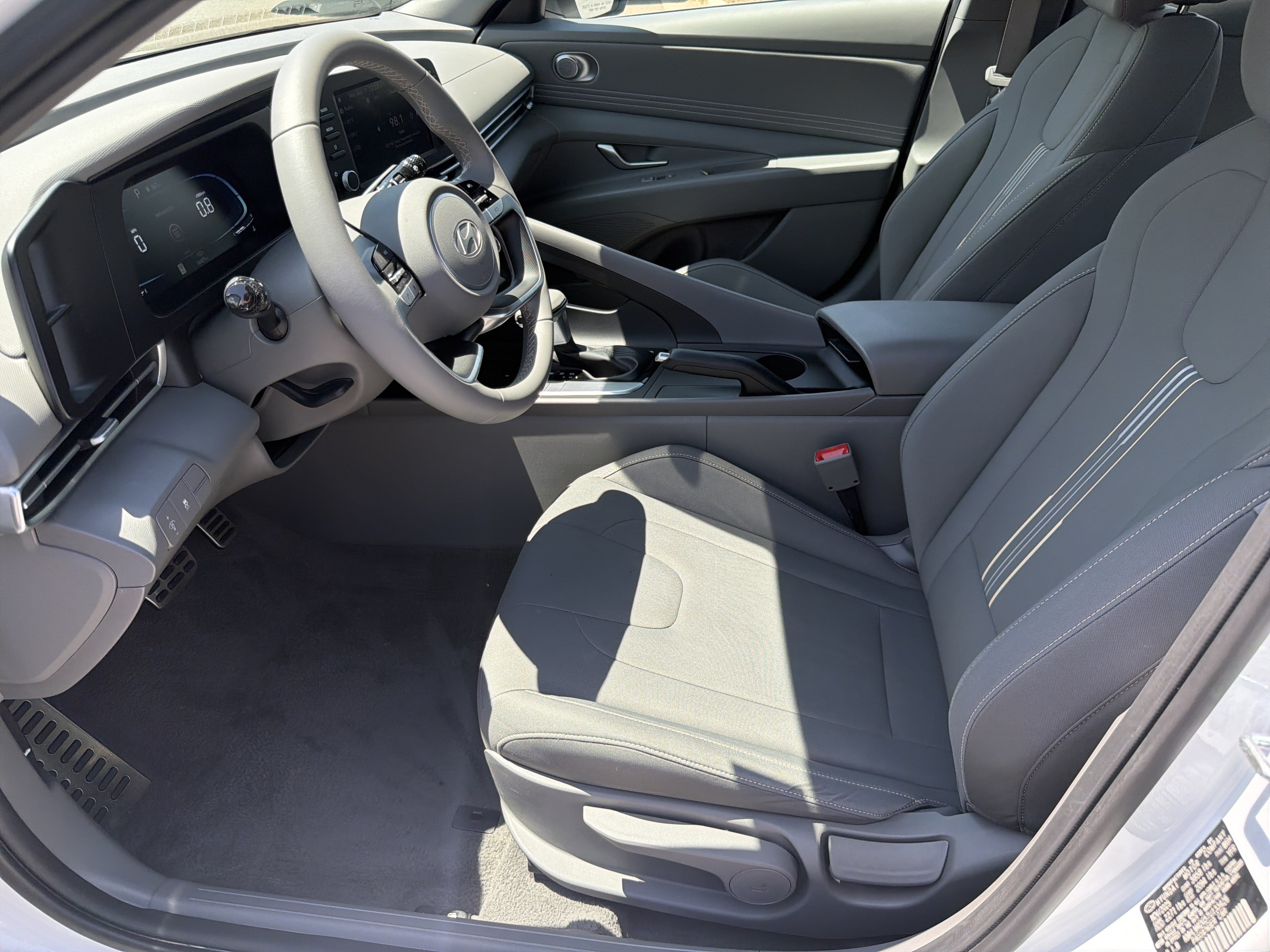 Used 2026 Hyundai Elantra Sport FWD image 17