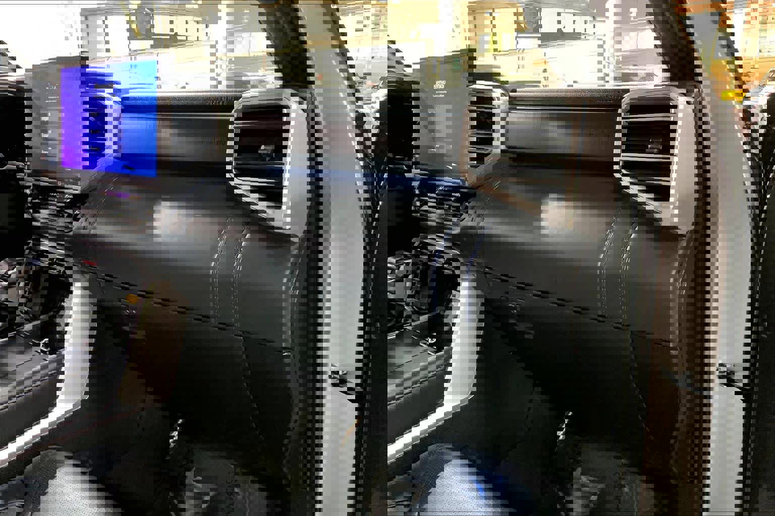 Used 2023 Toyota Tundra Platinum w/ Advanced Package AWD/4WD image 19